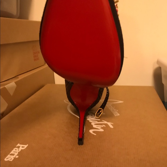 Christina Louboutin Tsarou pompom - Picture 2 of 3